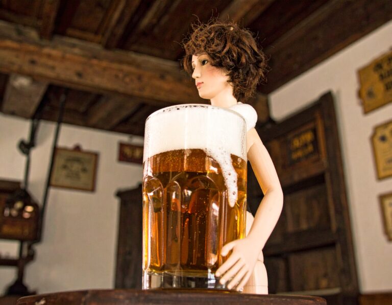 Firefly_A picture of a wild haired man holding a beer glass under his armpit collecting armpi 395958