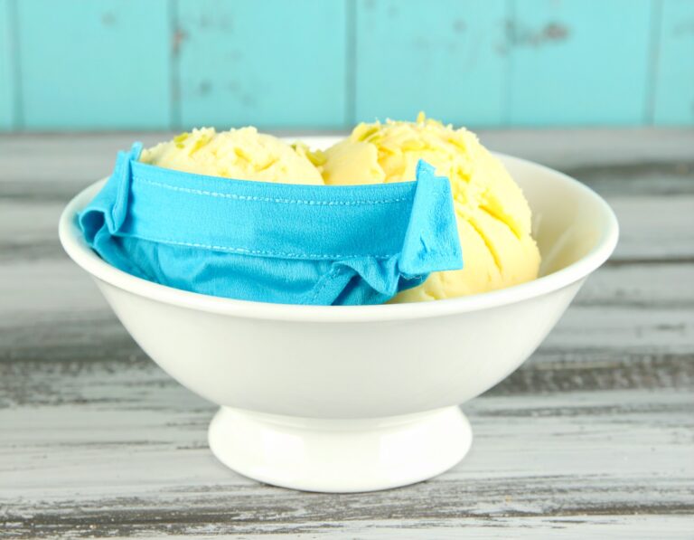 Firefly_draw a picture of a blue pair of underpants in a bowl of icecream 339891